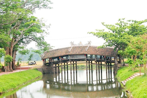 Thanh Toan Covered Bridge